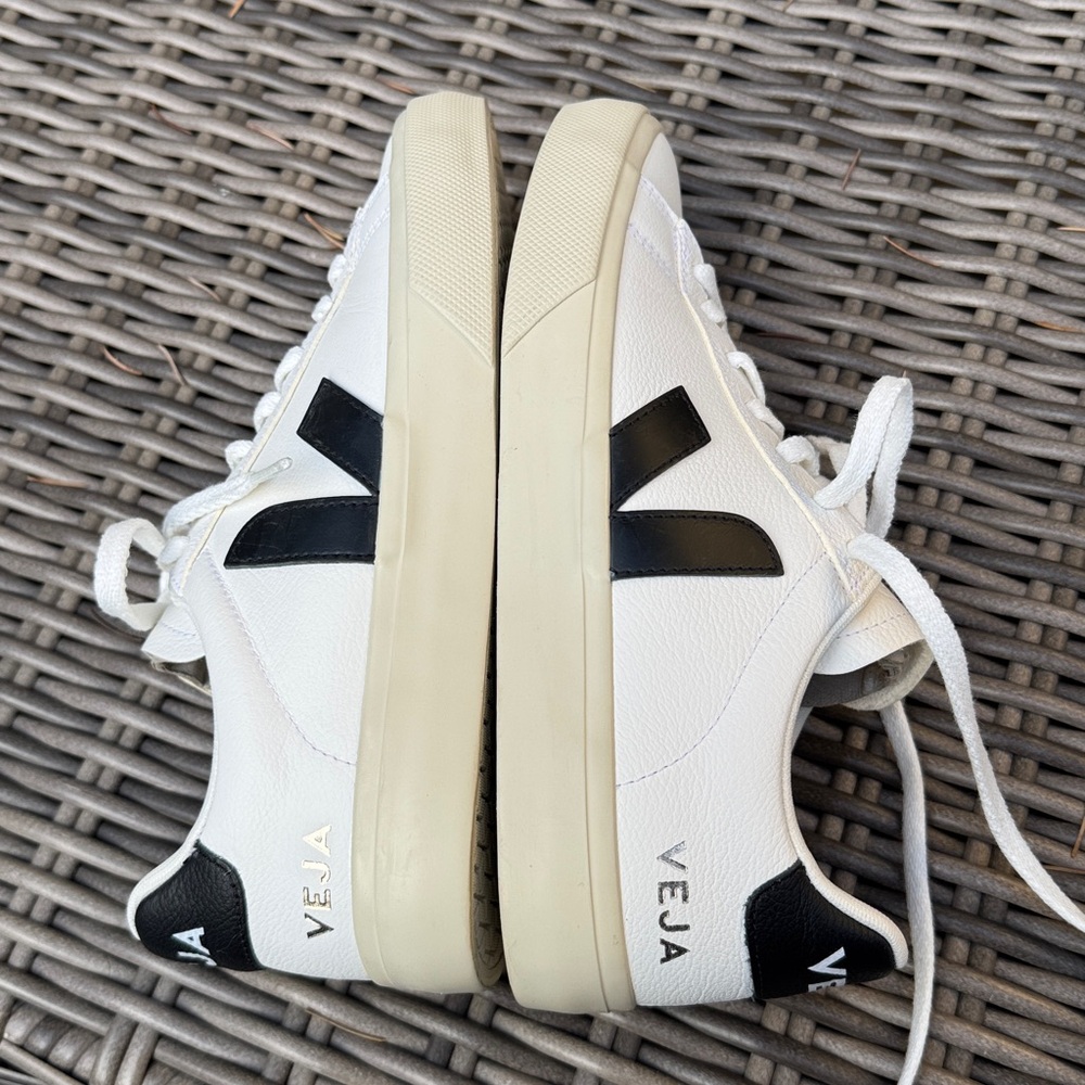 NEW Veja Chrome Free Leather Campo  Sneakers-Sz 38/7-Extra White-Black Logo- - Picture 16 of 16